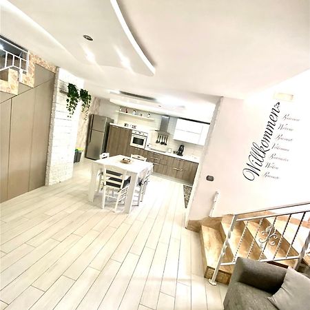 Daly Home Intero Appartamento Mugnano di Napoli Экстерьер фото